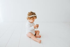 Fotografiranje malčka v belem