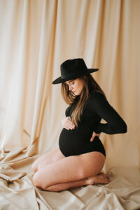 nosečnica na fotografiranju